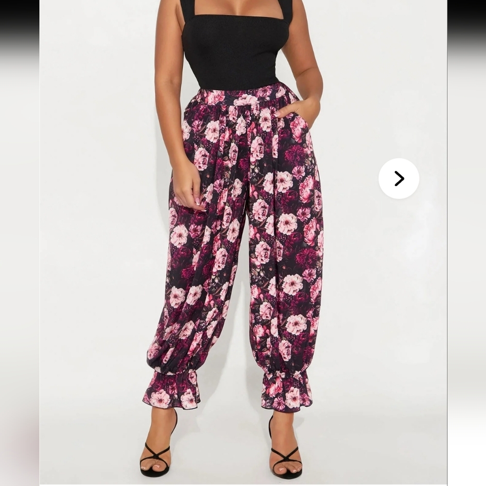 Floral Women's Cropped Pants